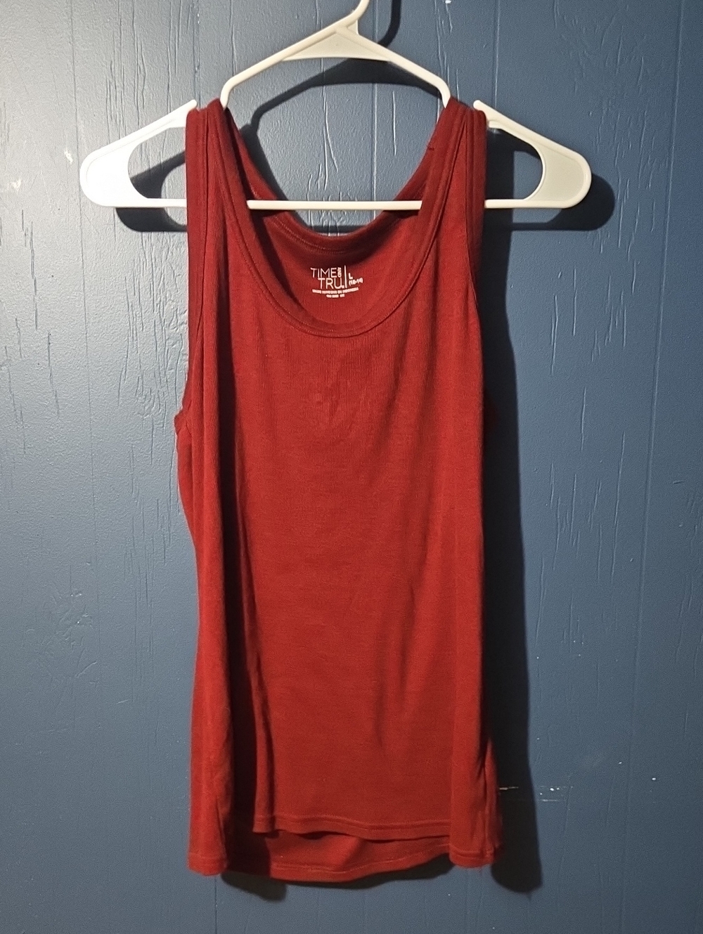 Time and Tru Women's Maroon Scoop Neck Tank